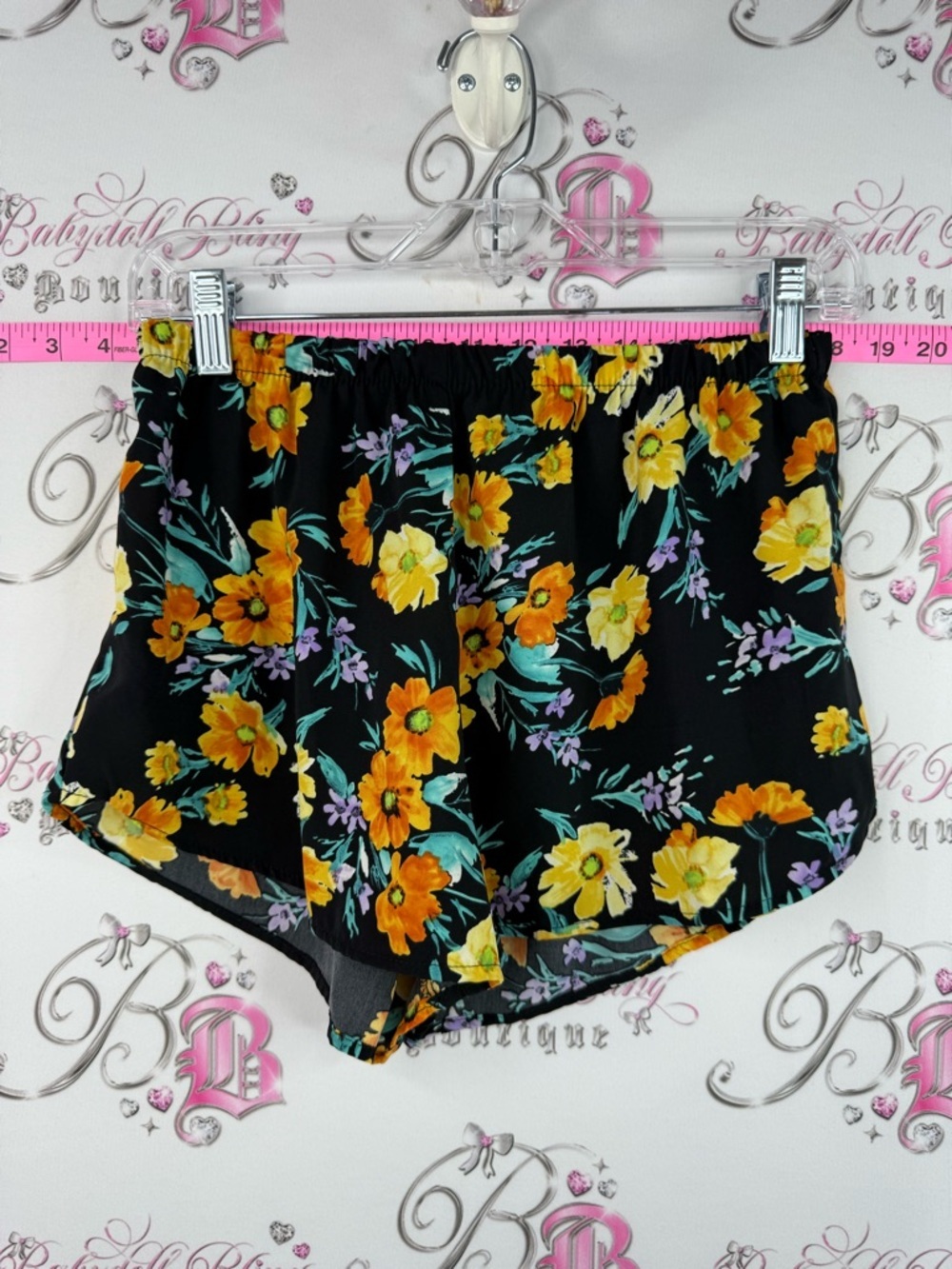 U2B shorts flowers Black Floral Elastic-Waist Shorts - Yellow Floral